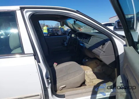 2011 Ford Crown Victoria Police/Police Interceptor z USA, uszkodzony, nr VIN 2FABP7BV1BX179357